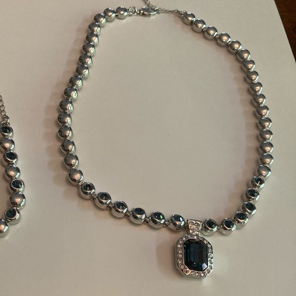 Navy blue pendant element crystal necklace ✨🌟 - Picture 5 of 9